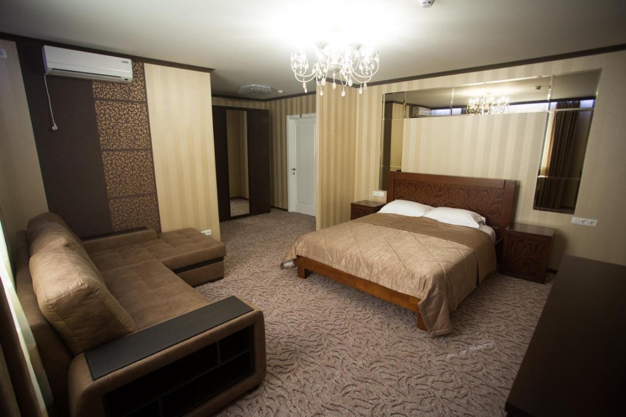 Port Royal Hotell Tulchyn Eksteriør bilde